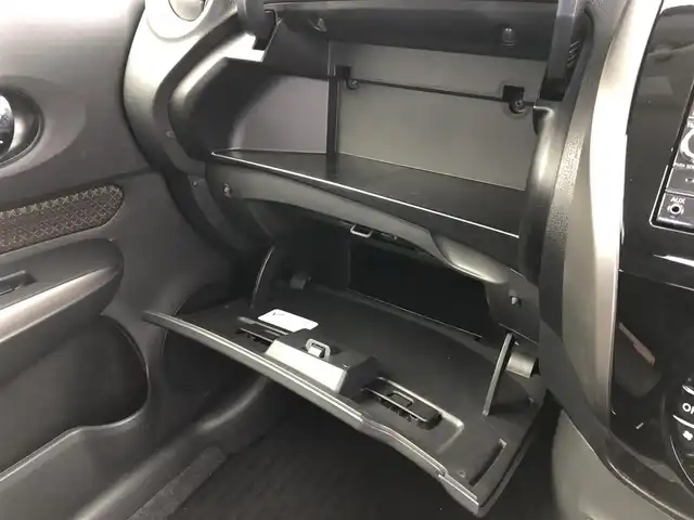 日産 ノート メダリスト 愛知県 2014(平26)年 5.5万km ブリリアントホワイトパール 純正ナビ（フルセグTV・Bluetooth・USB・CD・DVD・AUX）/全方位カメラ/コーナーセンサー/ドライブレコーダー/ETC/ハーフレザーシート/オートライト/フォグランプ/純正フロアマット/スマートキー/プッシュスタート/アームレスト/オートエアコン