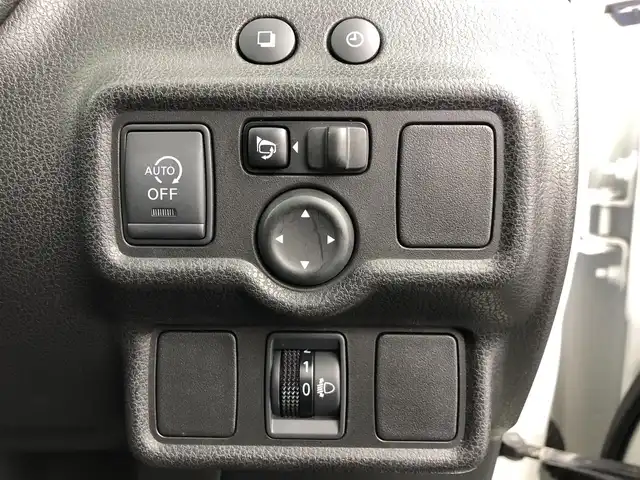 日産 ノート メダリスト 愛知県 2014(平26)年 5.5万km ブリリアントホワイトパール 純正ナビ（フルセグTV・Bluetooth・USB・CD・DVD・AUX）/全方位カメラ/コーナーセンサー/ドライブレコーダー/ETC/ハーフレザーシート/オートライト/フォグランプ/純正フロアマット/スマートキー/プッシュスタート/アームレスト/オートエアコン