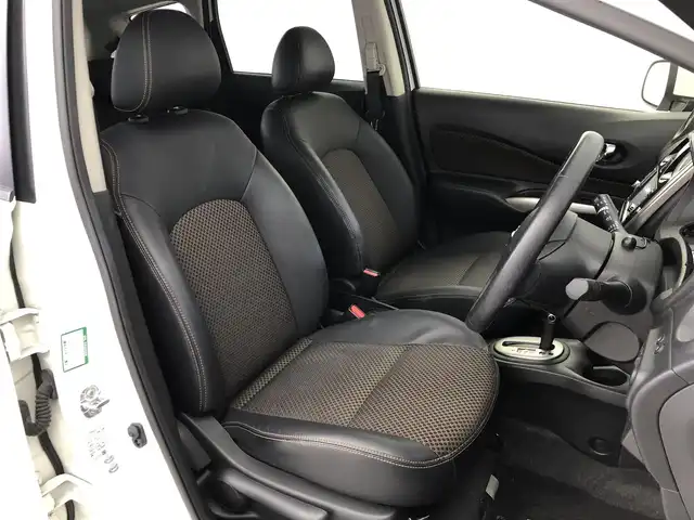 日産 ノート メダリスト 愛知県 2014(平26)年 5.5万km ブリリアントホワイトパール 純正ナビ（フルセグTV・Bluetooth・USB・CD・DVD・AUX）/全方位カメラ/コーナーセンサー/ドライブレコーダー/ETC/ハーフレザーシート/オートライト/フォグランプ/純正フロアマット/スマートキー/プッシュスタート/アームレスト/オートエアコン