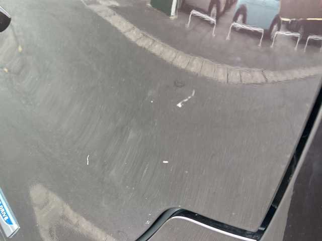 日産 キューブ 15X Vセレクション 静岡県 2016(平28)年 6.2万km ビターショコラ 2トーン 純正ナビ/・FM/AM/・フルセグTV/・CD/DVD/・Bluetooth/主要装備/・ヴィンテージキャメルインテリア/・バックカメラ/・アイドリングストップ/・ステアリングリモコン/・横滑り防止装置/・２トーンカラー/・純正ホイールキャップ/・オートライト/・フォグランプ/・プッシュスタート/・電格ミラー/・純正フロアマット