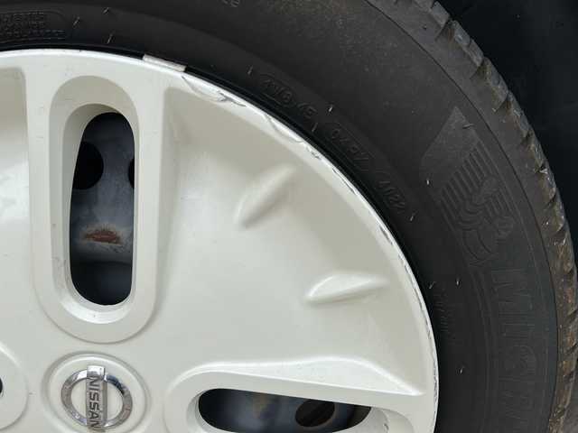 日産 キューブ 15X Vセレクション 静岡県 2016(平28)年 6.2万km ビターショコラ 2トーン 純正ナビ/・FM/AM/・フルセグTV/・CD/DVD/・Bluetooth/主要装備/・ヴィンテージキャメルインテリア/・バックカメラ/・アイドリングストップ/・ステアリングリモコン/・横滑り防止装置/・２トーンカラー/・純正ホイールキャップ/・オートライト/・フォグランプ/・プッシュスタート/・電格ミラー/・純正フロアマット