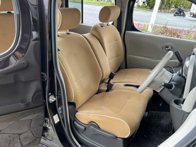 日産 キューブ 15X Vセレクション 静岡県 2016(平28)年 6.2万km ビターショコラ 2トーン 純正ナビ/・FM/AM/・フルセグTV/・CD/DVD/・Bluetooth/主要装備/・ヴィンテージキャメルインテリア/・バックカメラ/・アイドリングストップ/・ステアリングリモコン/・横滑り防止装置/・２トーンカラー/・純正ホイールキャップ/・オートライト/・フォグランプ/・プッシュスタート/・電格ミラー/・純正フロアマット