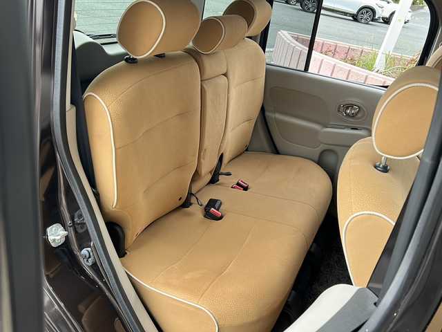 日産 キューブ 15X Vセレクション 静岡県 2016(平28)年 6.2万km ビターショコラ 2トーン 純正ナビ/・FM/AM/・フルセグTV/・CD/DVD/・Bluetooth/主要装備/・ヴィンテージキャメルインテリア/・バックカメラ/・アイドリングストップ/・ステアリングリモコン/・横滑り防止装置/・２トーンカラー/・純正ホイールキャップ/・オートライト/・フォグランプ/・プッシュスタート/・電格ミラー/・純正フロアマット