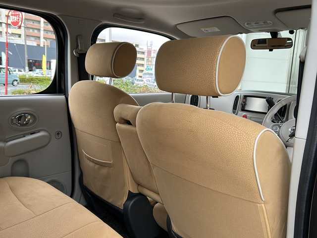 日産 キューブ 15X Vセレクション 静岡県 2016(平28)年 6.2万km ビターショコラ 2トーン 純正ナビ/・FM/AM/・フルセグTV/・CD/DVD/・Bluetooth/主要装備/・ヴィンテージキャメルインテリア/・バックカメラ/・アイドリングストップ/・ステアリングリモコン/・横滑り防止装置/・２トーンカラー/・純正ホイールキャップ/・オートライト/・フォグランプ/・プッシュスタート/・電格ミラー/・純正フロアマット