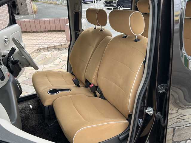 日産 キューブ 15X Vセレクション 静岡県 2016(平28)年 6.2万km ビターショコラ 2トーン 純正ナビ/・FM/AM/・フルセグTV/・CD/DVD/・Bluetooth/主要装備/・ヴィンテージキャメルインテリア/・バックカメラ/・アイドリングストップ/・ステアリングリモコン/・横滑り防止装置/・２トーンカラー/・純正ホイールキャップ/・オートライト/・フォグランプ/・プッシュスタート/・電格ミラー/・純正フロアマット