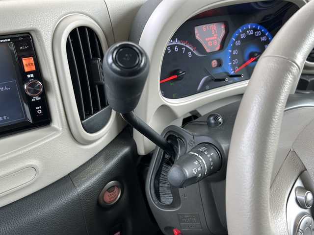 日産 キューブ 15X Vセレクション 静岡県 2016(平28)年 6.2万km ビターショコラ 2トーン 純正ナビ/・FM/AM/・フルセグTV/・CD/DVD/・Bluetooth/主要装備/・ヴィンテージキャメルインテリア/・バックカメラ/・アイドリングストップ/・ステアリングリモコン/・横滑り防止装置/・２トーンカラー/・純正ホイールキャップ/・オートライト/・フォグランプ/・プッシュスタート/・電格ミラー/・純正フロアマット