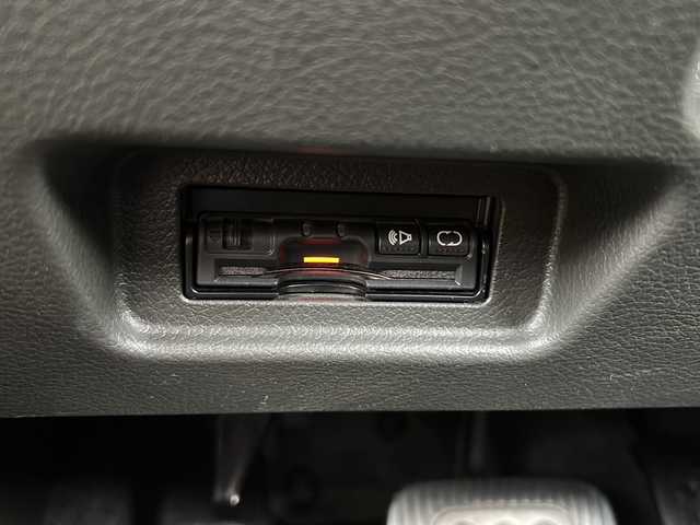 日産 キューブ 15X Vセレクション 静岡県 2016(平28)年 6.2万km ビターショコラ 2トーン 純正ナビ/・FM/AM/・フルセグTV/・CD/DVD/・Bluetooth/主要装備/・ヴィンテージキャメルインテリア/・バックカメラ/・アイドリングストップ/・ステアリングリモコン/・横滑り防止装置/・２トーンカラー/・純正ホイールキャップ/・オートライト/・フォグランプ/・プッシュスタート/・電格ミラー/・純正フロアマット