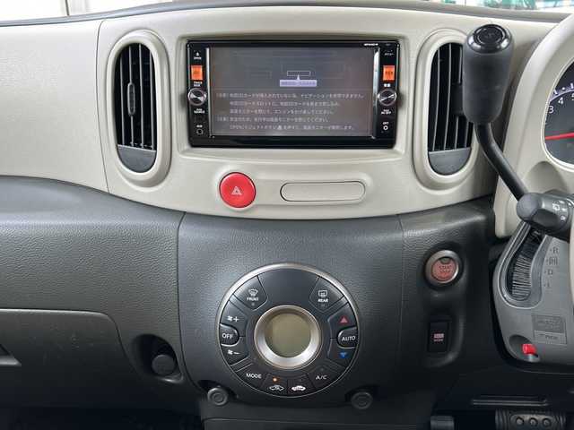 日産 キューブ 15X Vセレクション 静岡県 2016(平28)年 6.2万km ビターショコラ 2トーン 純正ナビ/・FM/AM/・フルセグTV/・CD/DVD/・Bluetooth/主要装備/・ヴィンテージキャメルインテリア/・バックカメラ/・アイドリングストップ/・ステアリングリモコン/・横滑り防止装置/・２トーンカラー/・純正ホイールキャップ/・オートライト/・フォグランプ/・プッシュスタート/・電格ミラー/・純正フロアマット