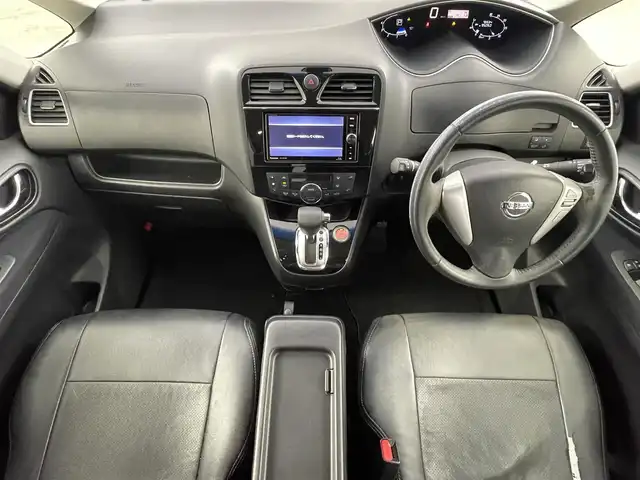 日産 セレナ HWS S HV Vセレ +Sefty 福島県 2014(平26)年 7.7万km タイガーアイブラウン 衝突軽減/・車線逸脱警報/フリップダウンモニター/社外７インチナビ/・型番；CN-RX01WD/・フルセグ/TV/BT/SD/CD/DVD/Blu-ray/バックカメラ/両側パワースライドドア/クルーズコントロール/LEDオートライト/・フォグライト/３列シート/・レザーシート/・ウォークスルー/・ロールサンシェード/純正アルミホイール付きサマータイヤ/純正フロアマット/純正ドアバイザー/電動格納ミラー/・ウィンカーミラー/アイドリングストップ/プッシュスタート/・スマートキー