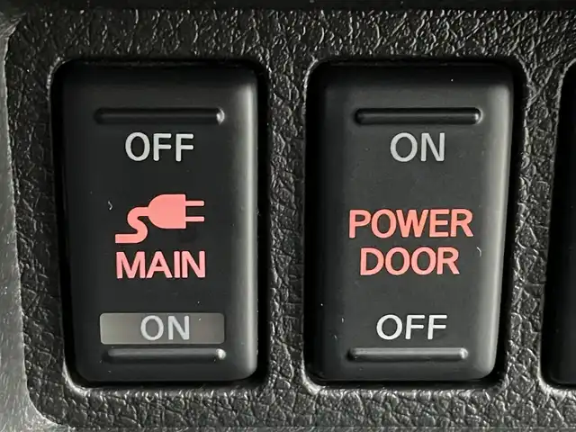 日産 セレナ ライダー BラインS HVAセーフ 福島県 2014(平26)年 6.4万km ブリリアントホワイトパール 衝突軽減/・車線逸脱警報/・踏み間違い防止/・クリアランスソナー/純正SDナビ/全方位カメラ/・バックカメラ/両側パワースライドドア/クルーズコントロール/LEDオートライト/・フォグライト/3列シート/・ロールサンシェード/・ウォークスルー/純正アルミホイール付きサマータイヤ/革ステアリング/・ステアリングリモコン/純正フロアマット/純正ドアバイザー/電動格納ミラー/・ウィンカーミラー/前後ドラレコ/ETC/アイドリングストップ/プッシュスタート/・スマートキー/・スペアキー