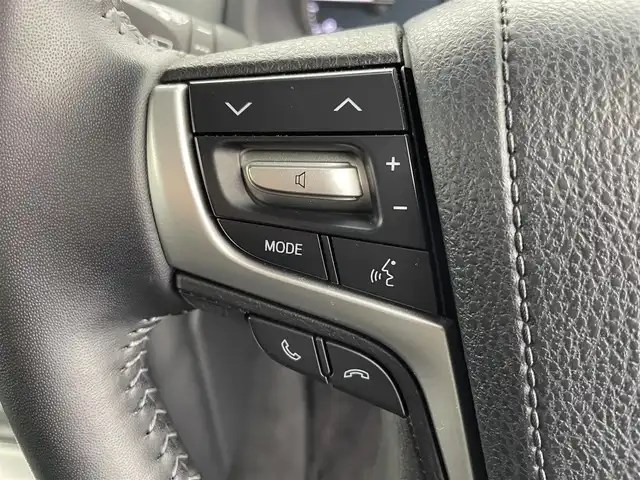 トヨタ ランドクルーザー プラド TX Lパッケージ マットブラED 富山県 2023(令5)年 3.9万km ホワイトパールクリスタルシャイン 4WD/ディーゼル/純正9型ナビ（AM/FM/USB/BT/Miracast）/フルセグTV/パノラミックビューモニター/プリクラッシュセーフティ/レーダークルーズコントロール/レーンディパーチャーアラート/オートマチックハイビーム/LEDヘッドライト/クリアランスソナー/黒革シート/前席温熱＋ベンチレーションシート/前席パワーシート/ドライブレコーダー前後/ビルトインETC2.0/スマートキー×２/プッシュスタート/純正フロアマット