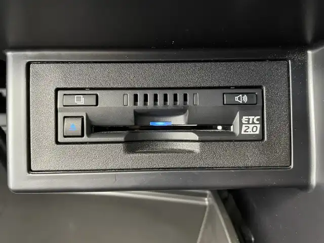 トヨタ ランドクルーザー プラド TX Lパッケージ マットブラED 富山県 2023(令5)年 3.9万km ホワイトパールクリスタルシャイン 4WD/ディーゼル/純正9型ナビ（AM/FM/USB/BT/Miracast）/フルセグTV/パノラミックビューモニター/プリクラッシュセーフティ/レーダークルーズコントロール/レーンディパーチャーアラート/オートマチックハイビーム/LEDヘッドライト/クリアランスソナー/黒革シート/前席温熱＋ベンチレーションシート/前席パワーシート/ドライブレコーダー前後/ビルトインETC2.0/スマートキー×２/プッシュスタート/純正フロアマット