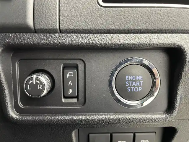 トヨタ ランドクルーザー プラド TX Lパッケージ マットブラED 富山県 2023(令5)年 3.9万km ホワイトパールクリスタルシャイン 4WD/ディーゼル/純正9型ナビ（AM/FM/USB/BT/Miracast）/フルセグTV/パノラミックビューモニター/プリクラッシュセーフティ/レーダークルーズコントロール/レーンディパーチャーアラート/オートマチックハイビーム/LEDヘッドライト/クリアランスソナー/黒革シート/前席温熱＋ベンチレーションシート/前席パワーシート/ドライブレコーダー前後/ビルトインETC2.0/スマートキー×２/プッシュスタート/純正フロアマット