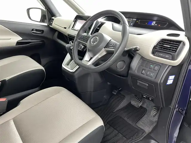 日産 セレナ ハイウェイスター G 福島県 2017(平29)年 5.2万km アズライトブルー エマージェンシーブレーキ/クルーズコントロール/車線逸脱警報/コーナーセンサー（前後）/駐車支援/標識検知/アラウンドビューモニター/社外ナビ/・フルセグTV/・BT.SD.CD/DVD.USB.iPod/両側パワースライド/ETC/プッシュスタート/LEDヘッドライト/スマートキー/ステアリングスイッチ/社外ドライブレコーダー/アイドリングストップ/純正AW/純正フロアマット