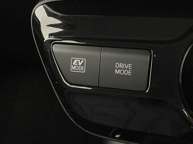 トヨタ プリウス A ツーリングセレクション 千葉県 2021(令3)年 3.1万km アティチュードブラックマイカ 10インチフローティングナビ/(フルセグTV/BT/CD/DVD/FM/AM)/ドライブレコーダー前後/ヘッドアップディスプレイ/ブラインドスポットモニター/パーキングアシスト/衝突被害軽減システム/車線逸脱警報/バックカメラ/追従式クルーズコントロール/レザーシート/横滑り防止装置/ETC/アイドリングストップ/LEDヘッドライト/フォグランプ/オートライト/ウィンカーミラー/電動格納ミラー/純正17インチAW/シートヒーター/エアシート/シートリフター/プッシュスタート/スマートキー/フロアマット/スペアキー/取扱説明書/保証書