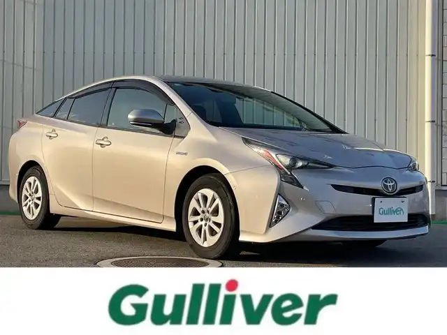 トヨタ プリウス 富山県 2017(平29)年 8.8万km スティールブロンドM 純正ナビ／/フルセグＴＶ／/Ｂｌｕｅｔｏｏｔｈ／/ＤＶＤ再生／/Ｂカメラ／/ビルトインＥＴＣ／/レーダークルーズコントロール／/レーンキープアシスト／/ドライブレコーダー／/ヘッドアップディスプレイ／/オートマチックハイビーム//LEDオートライト//LEDフォグライト