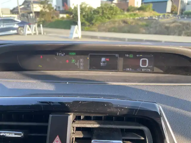 トヨタ プリウス 富山県 2017(平29)年 8.8万km スティールブロンドM 純正ナビ／/フルセグＴＶ／/Ｂｌｕｅｔｏｏｔｈ／/ＤＶＤ再生／/Ｂカメラ／/ビルトインＥＴＣ／/レーダークルーズコントロール／/レーンキープアシスト／/ドライブレコーダー／/ヘッドアップディスプレイ／/オートマチックハイビーム//LEDオートライト//LEDフォグライト