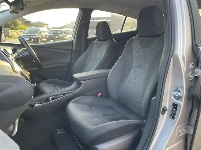 トヨタ プリウス 富山県 2017(平29)年 8.8万km スティールブロンドM 純正ナビ／/フルセグＴＶ／/Ｂｌｕｅｔｏｏｔｈ／/ＤＶＤ再生／/Ｂカメラ／/ビルトインＥＴＣ／/レーダークルーズコントロール／/レーンキープアシスト／/ドライブレコーダー／/ヘッドアップディスプレイ／/オートマチックハイビーム//LEDオートライト//LEDフォグライト