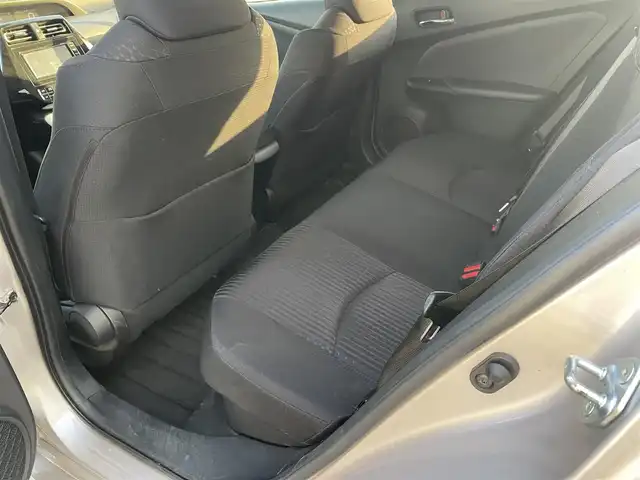 トヨタ プリウス 富山県 2017(平29)年 8.8万km スティールブロンドM 純正ナビ／/フルセグＴＶ／/Ｂｌｕｅｔｏｏｔｈ／/ＤＶＤ再生／/Ｂカメラ／/ビルトインＥＴＣ／/レーダークルーズコントロール／/レーンキープアシスト／/ドライブレコーダー／/ヘッドアップディスプレイ／/オートマチックハイビーム//LEDオートライト//LEDフォグライト