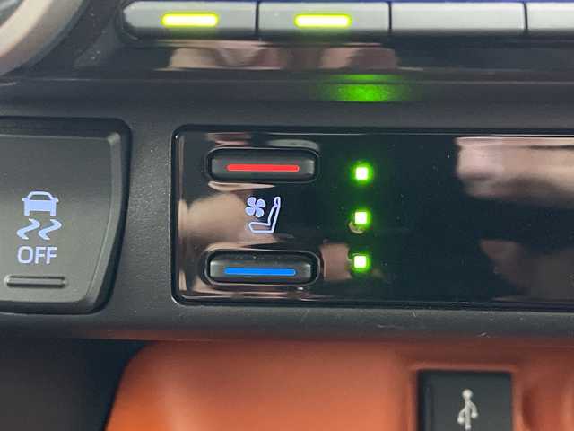 トヨタ ＲＡＶ４ アドベンチャー 群馬県 2020(令2)年 7.9万km アティチュードブラックマイカ ＪＡＯＳエアロ　純正９型ナビ　全周囲カメラ　ブラインドスポットモニター　アダプティブクルーズコントロール　電動リアゲート　ステアリングヒーター　シートヒーター　エアシート　ＥＴＣ　スマートキー　禁煙車