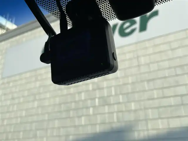 トヨタ クラウン アスリート S-T 愛知県 2016(平28)年 9.4万km ホワイトパールクリスタルシャイン 純正ナビ　/全方位カメラ/CD・DVD・Blu-ray再生機能　/Ｂｌｕｅｔｏｏｔｈ　/フルセグＴＶ　/前後ドラレコ　/前席パワーシート　/ＥＴＣ　/純正フロアマット　/ＬＥＤヘッドライト　/スマートキー　/アイドリングストップ