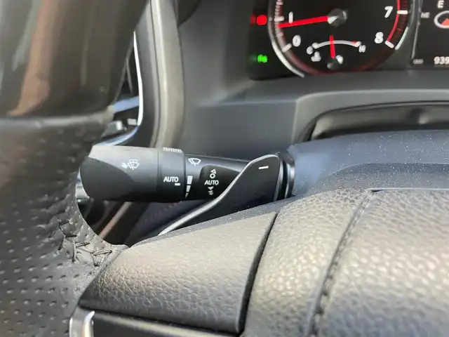 トヨタ クラウン アスリート S-T 愛知県 2016(平28)年 9.4万km ホワイトパールクリスタルシャイン 純正ナビ　/全方位カメラ/CD・DVD・Blu-ray再生機能　/Ｂｌｕｅｔｏｏｔｈ　/フルセグＴＶ　/前後ドラレコ　/前席パワーシート　/ＥＴＣ　/純正フロアマット　/ＬＥＤヘッドライト　/スマートキー　/アイドリングストップ