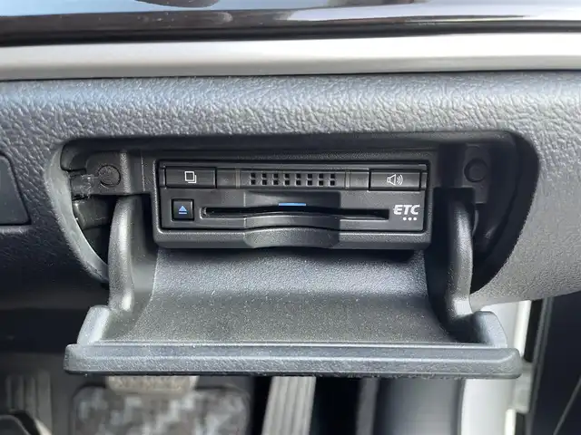 トヨタ クラウン アスリート S-T 愛知県 2016(平28)年 9.4万km ホワイトパールクリスタルシャイン 純正ナビ　/全方位カメラ/CD・DVD・Blu-ray再生機能　/Ｂｌｕｅｔｏｏｔｈ　/フルセグＴＶ　/前後ドラレコ　/前席パワーシート　/ＥＴＣ　/純正フロアマット　/ＬＥＤヘッドライト　/スマートキー　/アイドリングストップ