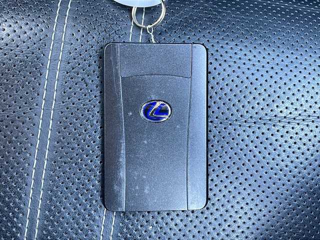 レクサス ＲＸ 450hL 徳島県 2018(平30)年 9.8万km ソニッククォーツ 純正ナビ/（Bluetooth/フルセグ/CD/DVD/AM/FM/SD/USB/AUX）/アラウンドビューモニター/黒革シート/レーダークルーズコントロール/1.2列目シートヒーター/シートベンチレーション（D+N席）/パワーシート（D+N席）/D席メモリー機能付き/ステアリングヒーター/パワーバックドア/ブラインドスポットモニター〔BSM〕/レーンキープアシスト〔LKA〕/クリアランスソナー/後席サンシェード/ヘッドアップディスプレイ〔HUD〕/三眼LEDヘッドライト/オートハイビーム/フォグライト/ドライブレコーダー/純正AW/純正フロアマット/ETC2.0/カードキー