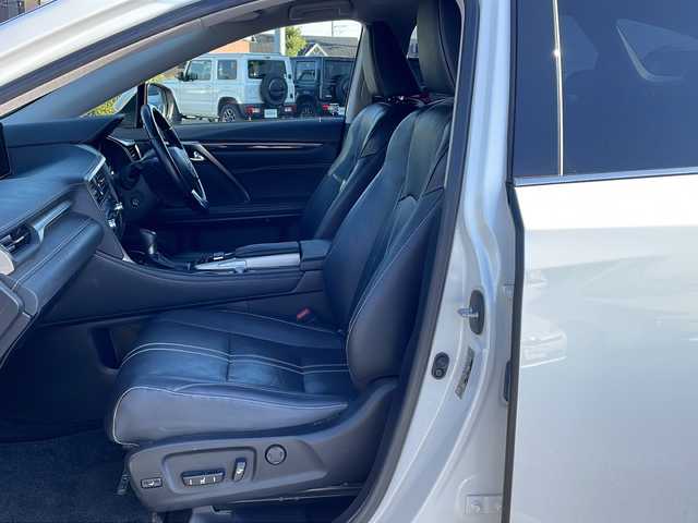 レクサス ＲＸ 450hL 徳島県 2018(平30)年 9.8万km ソニッククォーツ 純正ナビ/（Bluetooth/フルセグ/CD/DVD/AM/FM/SD/USB/AUX）/アラウンドビューモニター/黒革シート/レーダークルーズコントロール/1.2列目シートヒーター/シートベンチレーション（D+N席）/パワーシート（D+N席）/D席メモリー機能付き/ステアリングヒーター/パワーバックドア/ブラインドスポットモニター〔BSM〕/レーンキープアシスト〔LKA〕/クリアランスソナー/後席サンシェード/ヘッドアップディスプレイ〔HUD〕/三眼LEDヘッドライト/オートハイビーム/フォグライト/ドライブレコーダー/純正AW/純正フロアマット/ETC2.0/カードキー