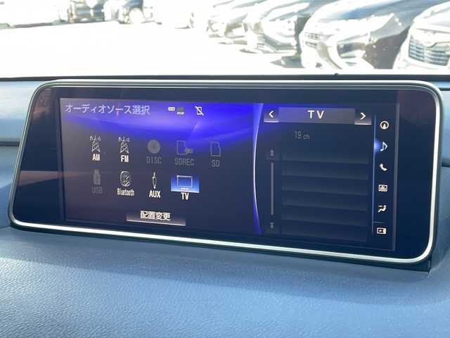 レクサス ＲＸ 450hL 徳島県 2018(平30)年 9.8万km ソニッククォーツ 純正ナビ/（Bluetooth/フルセグ/CD/DVD/AM/FM/SD/USB/AUX）/アラウンドビューモニター/黒革シート/レーダークルーズコントロール/1.2列目シートヒーター/シートベンチレーション（D+N席）/パワーシート（D+N席）/D席メモリー機能付き/ステアリングヒーター/パワーバックドア/ブラインドスポットモニター〔BSM〕/レーンキープアシスト〔LKA〕/クリアランスソナー/後席サンシェード/ヘッドアップディスプレイ〔HUD〕/三眼LEDヘッドライト/オートハイビーム/フォグライト/ドライブレコーダー/純正AW/純正フロアマット/ETC2.0/カードキー
