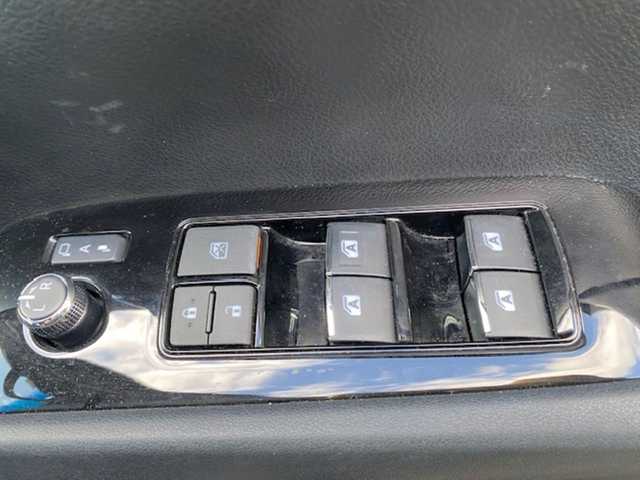 トヨタ ヴェルファイア Z ゴールデンアイズ 兵庫県 2020(令2)年 6.4万km ブラック 純正ナビ（Bluetooth/DVD）/・フルセグTV/バックカメラ/クリアランスソナー　/パーキングサポートブレーキ/衝突軽減システム/レーンアシスト/オートライト/ステアリングスイッチ/3列シート/ウォークスルー/オットマン/フリップダウンモニター/ECOモード/SOS機能/ビルトインETC