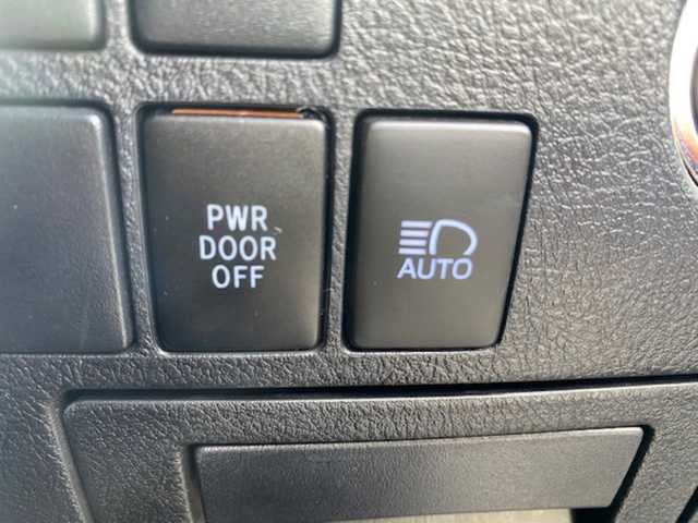 トヨタ ヴェルファイア Z ゴールデンアイズ 兵庫県 2020(令2)年 6.4万km ブラック 純正ナビ（Bluetooth/DVD）/・フルセグTV/バックカメラ/クリアランスソナー　/パーキングサポートブレーキ/衝突軽減システム/レーンアシスト/オートライト/ステアリングスイッチ/3列シート/ウォークスルー/オットマン/フリップダウンモニター/ECOモード/SOS機能/ビルトインETC