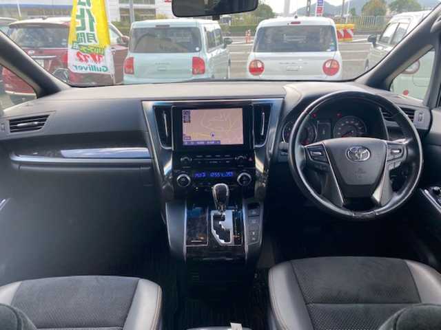 トヨタ ヴェルファイア Z ゴールデンアイズ 兵庫県 2020(令2)年 6.4万km ブラック 純正ナビ（Bluetooth/DVD）/・フルセグTV/バックカメラ/クリアランスソナー　/パーキングサポートブレーキ/衝突軽減システム/レーンアシスト/オートライト/ステアリングスイッチ/3列シート/ウォークスルー/オットマン/フリップダウンモニター/ECOモード/SOS機能/ビルトインETC