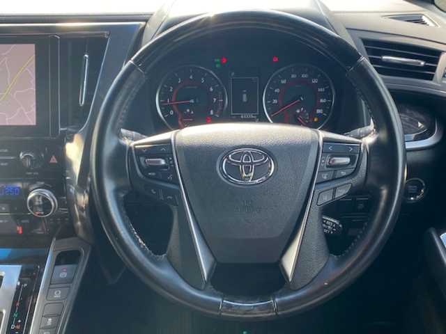 トヨタ ヴェルファイア Z ゴールデンアイズ 兵庫県 2020(令2)年 6.4万km ブラック 純正ナビ（Bluetooth/DVD）/・フルセグTV/バックカメラ/クリアランスソナー　/パーキングサポートブレーキ/衝突軽減システム/レーンアシスト/オートライト/ステアリングスイッチ/3列シート/ウォークスルー/オットマン/フリップダウンモニター/ECOモード/SOS機能/ビルトインETC