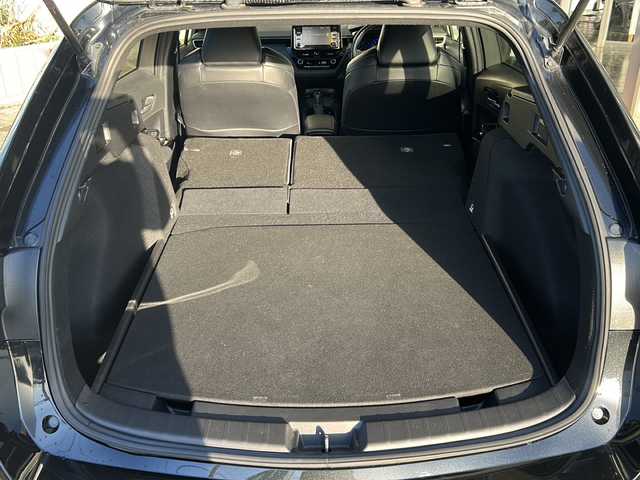 トヨタ カローラツーリング ダブルバイビー 静岡県 2020(令2)年 3.2万km ブラックマイカ ディスプレイオーディオ/バックカメラ/合皮レザーシート/シートヒーターD＋N席/ハンドルヒーター/ドライブレコーダー/追従ありクルーズコントロール/RSA/W＋サイドエアバッグ/カーテンエアバッグ/コーナーセンサー/ETC/LEDヘッドライト/フォグランプ/スマートキー/スペアキー×１/パーキングサポートブレーキ