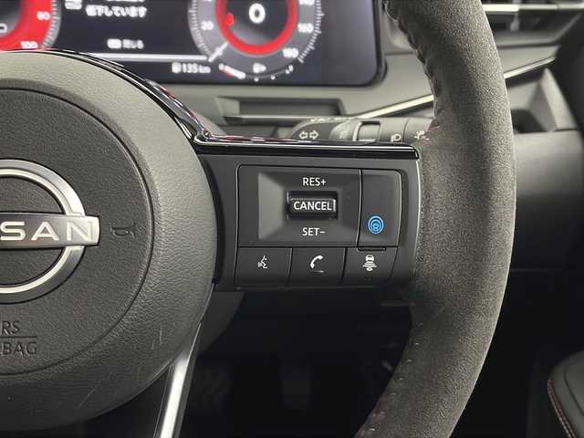 日産 オーラ ニスモ 栃木県 2023(令5)年 1.4万km ガーネットレッド/スーパーブラック 2トーン 純正ナビ　/（BT/フルセグ/Android Auto/AM/FM）/衝突軽減システム　/標識認識機能　/後退時車両検知警報　/横滑り防止　/レーダークルーズコントロール　/インテリジェントルームミラー　/ワイヤレス充電　/ＥＴＣ　/ドライブレコーダー/電動格納ミラー/純正アルミホイール/純正フロアマット/ステアリングスイッチ/プッシュスタート/スペアキー　/スマートキー