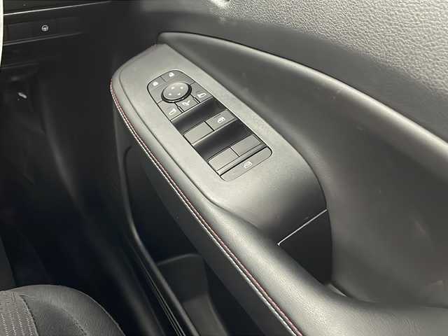 日産 オーラ ニスモ 栃木県 2023(令5)年 1.4万km ガーネットレッド/スーパーブラック 2トーン 純正ナビ　/（BT/フルセグ/Android Auto/AM/FM）/衝突軽減システム　/標識認識機能　/後退時車両検知警報　/横滑り防止　/レーダークルーズコントロール　/インテリジェントルームミラー　/ワイヤレス充電　/ＥＴＣ　/ドライブレコーダー/電動格納ミラー/純正アルミホイール/純正フロアマット/ステアリングスイッチ/プッシュスタート/スペアキー　/スマートキー