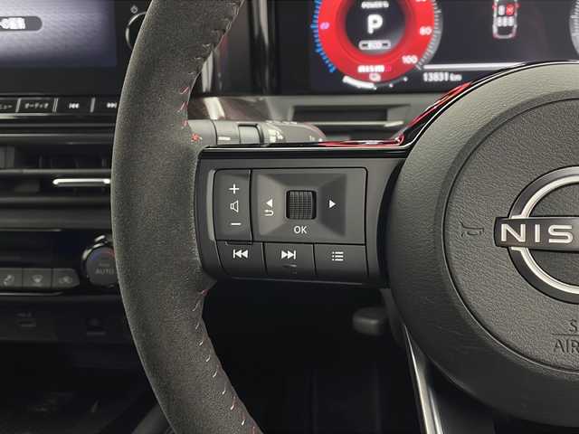 日産 オーラ ニスモ 栃木県 2023(令5)年 1.4万km ガーネットレッド/スーパーブラック 2トーン 純正ナビ　/（BT/フルセグ/Android Auto/AM/FM）/衝突軽減システム　/標識認識機能　/後退時車両検知警報　/横滑り防止　/レーダークルーズコントロール　/インテリジェントルームミラー　/ワイヤレス充電　/ＥＴＣ　/ドライブレコーダー/電動格納ミラー/純正アルミホイール/純正フロアマット/ステアリングスイッチ/プッシュスタート/スペアキー　/スマートキー