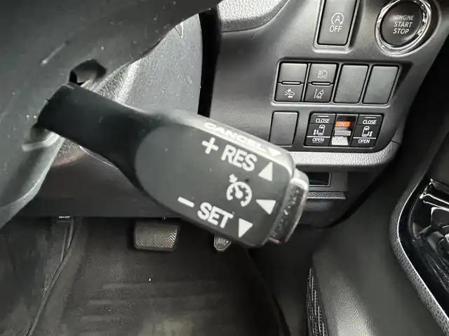 トヨタ ノア Si ダブルバイビー 愛知県 2018(平30)年 6.8万km ホワイトパールクリスタルシャイン スマートキー/プッシュスタート/アルパインナビ/フルセグTV/BT/バックカメラ/ETC/純正16インチAW/両側パワースライドドア/トヨタセーフティセンス/クルーズコントロール/ドライブレコーダー（SD無し）/ハーフレザーシート/純正フロアマット/純正ドアバイザー/取説、保証書