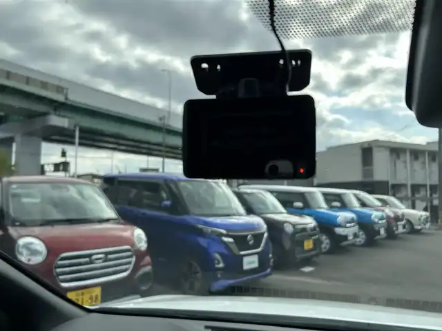 トヨタ ノア Si ダブルバイビー 愛知県 2018(平30)年 6.8万km ホワイトパールクリスタルシャイン スマートキー/プッシュスタート/アルパインナビ/フルセグTV/BT/バックカメラ/ETC/純正16インチAW/両側パワースライドドア/トヨタセーフティセンス/クルーズコントロール/ドライブレコーダー（SD無し）/ハーフレザーシート/純正フロアマット/純正ドアバイザー/取説、保証書