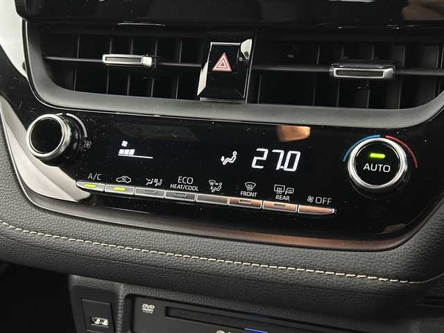 トヨタ カローラツーリング ハイブリッド ダブルバイビー 宮城県 2021(令3)年 6.8万km ホワイトパールクリスタルシャイン 禁煙車/トヨタセーフティーセンス/・プリクラッシュセーフティーシステム/・パーキングサポートブレーキ/・リアクロストラフィックアラート/・ロードサインアシスト/・レーダークルーズコントロール/・オートマチックハイビーム/ブラインドスポットモニター/純正9インチディスプレイオーディオ/（BT.CD.DVD.Applecarplay.AndroidAuto）/バックカメラ/フルセグテレビ/ビルトインETC/前後ドライブレコーダー/前席シートヒーター/ハーフレザーシート/ステアリングヒーター/電動パーキングブレーキ/AUTOHOLD/革巻きステアリング/ステアリングスイッチ/プッシュスタート/スマートキー/純正フロアマット/LEDヘッドライト/純正17インチアルミホイール/横滑り防止機能/アイドリングストップ/クリアランスソナー