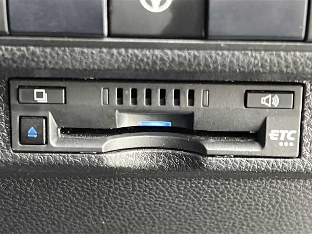 トヨタ カローラツーリング ハイブリッド ダブルバイビー 宮城県 2021(令3)年 6.8万km ホワイトパールクリスタルシャイン 禁煙車/トヨタセーフティーセンス/・プリクラッシュセーフティーシステム/・パーキングサポートブレーキ/・リアクロストラフィックアラート/・ロードサインアシスト/・レーダークルーズコントロール/・オートマチックハイビーム/ブラインドスポットモニター/純正9インチディスプレイオーディオ/（BT.CD.DVD.Applecarplay.AndroidAuto）/バックカメラ/フルセグテレビ/ビルトインETC/前後ドライブレコーダー/前席シートヒーター/ハーフレザーシート/ステアリングヒーター/電動パーキングブレーキ/AUTOHOLD/革巻きステアリング/ステアリングスイッチ/プッシュスタート/スマートキー/純正フロアマット/LEDヘッドライト/純正17インチアルミホイール/横滑り防止機能/アイドリングストップ/クリアランスソナー