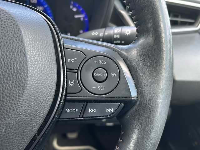 トヨタ カローラツーリング ハイブリッド ダブルバイビー 宮城県 2021(令3)年 6.8万km ホワイトパールクリスタルシャイン 禁煙車/トヨタセーフティーセンス/・プリクラッシュセーフティーシステム/・パーキングサポートブレーキ/・リアクロストラフィックアラート/・ロードサインアシスト/・レーダークルーズコントロール/・オートマチックハイビーム/ブラインドスポットモニター/純正9インチディスプレイオーディオ/（BT.CD.DVD.Applecarplay.AndroidAuto）/バックカメラ/フルセグテレビ/ビルトインETC/前後ドライブレコーダー/前席シートヒーター/ハーフレザーシート/ステアリングヒーター/電動パーキングブレーキ/AUTOHOLD/革巻きステアリング/ステアリングスイッチ/プッシュスタート/スマートキー/純正フロアマット/LEDヘッドライト/純正17インチアルミホイール/横滑り防止機能/アイドリングストップ/クリアランスソナー