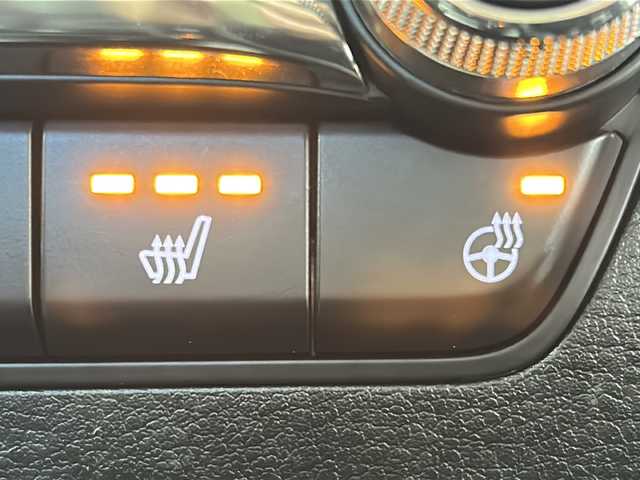 マツダ マツダ３セダン 宮城県 2019(令1)年 6.4万km ジェットブラックマイカ 禁煙車/i-ACTIVSENSE/・スマートブレーキサポート/・ブラインドスポットモニター/・アダプティブLEDヘッドライト/・クルージング＆トラフィックサポート/・マツダレーダークルーズコントロール/・レーンキープアシストシステム/・アイストップ/・トラクションコントロールシステム/ヘッドアップディスプレイ/マツダコネクトナビ/（BT.AM.FM.CD.DVD.USB.HDMI）/全周囲カメラ/フルセグテレビ/電動パーキングブレーキ/AUTOHOLD/ETC/前席シートヒーター/運転席パワーシート/シートメモリー/ステアリングヒーター/パドルシフト/革巻きステアリング/ステアリングスイッチ/プッシュスタート/スマートキー/純正18インチアルミホイール/LEDヘッドライト