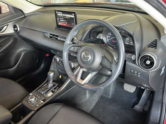 マツダ ＣＸ－３ 15S ツーリング 静岡県 2023(令5)年 2.1万km ソウルレッドクリスタルM 純正ナビ（FM AM aha Stitcher Bluetooth USB CD AUX DVD フルセグTV）/全方位カメラ/バックカメラ/ドライブレコーダー/MTモード付きAT/BSM/電動パーキング/オートホールド/ステアリングリモコン/前後コーナーセンサー/純正アルミホイール/W＋サイドエアバッグ/カーテンエアバッグ/LEDヘッドライト/スマートキー/スペアキー×１/プッシュスタート