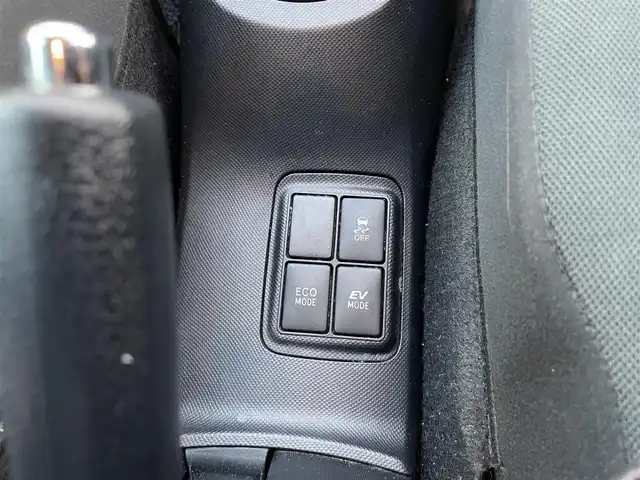 トヨタ アクア S 愛知県 2015(平27)年 7.3万km ブラックマイカ モデリスタエアロ　/社外ナビ　/フルセグＴＶ　/Ｂｌｕｅｔｏｏｔｈ　/ＥＴＣ　/純正フロアマット　/オートライト　/ＣＤ　/ＤＶＤ　/ＵＳＢ　/スマートキー　/社外アルミホイール