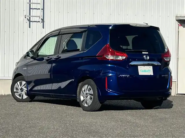 ホンダ フリード ハイブリット G ホンダセンシング 熊本県 2017(平29)年 6.1万km コバルトブルーパール 【DNクレーム無効】/純正SDナビ/フルセグTV/BT/AM/FM/DVD/バックカメラ/ホンダセンシング/・CMBS/・ACC/・先行発進/・路外逸脱抑制システム/レーンキープアシスト/標識認識システム/オートライト/クリアランスソナー/車両接近警告/ステアリングスイッチ/電動格納ミラー/・ウィンカーミラー/ドアバイザー/両側パワースライドドア/ドライブレコーダー/ビルトインETC/プッシュスタート/スマートキー