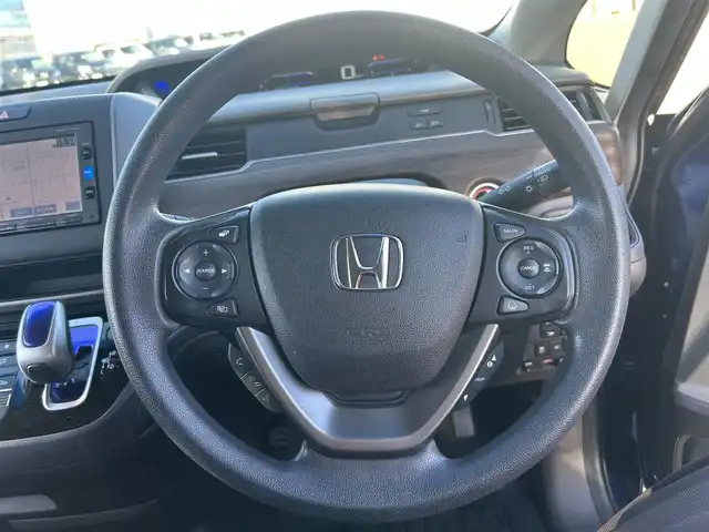 ホンダ フリード ハイブリット G ホンダセンシング 熊本県 2017(平29)年 6.1万km コバルトブルーパール 【DNクレーム無効】/純正SDナビ/フルセグTV/BT/AM/FM/DVD/バックカメラ/ホンダセンシング/・CMBS/・ACC/・先行発進/・路外逸脱抑制システム/レーンキープアシスト/標識認識システム/オートライト/クリアランスソナー/車両接近警告/ステアリングスイッチ/電動格納ミラー/・ウィンカーミラー/ドアバイザー/両側パワースライドドア/ドライブレコーダー/ビルトインETC/プッシュスタート/スマートキー