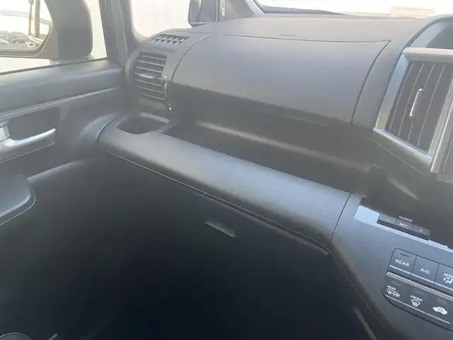 ホンダ ステップワゴン スパーダ Z クールスピリット 千葉県 2013(平25)年 9.5万km プレミアムスパークルブラックパール (株)IDOMが運営する【じしゃロン八千代店】の自社ローン対象車両になります。こちらは現金またはオートローンご利用時の価格です。自社ローンご希望の方は別途その旨お申付け下さい。/純正ナビ（VXM-135VFNi）/ビルトインETC/バックカメラ/クルーズコントロール/ステアリングリモコン/パドルシフト/両側パワースライドドア/純正アルミホイール/ドアバイザー/ウインカーミラー/フォグランプ/オートライト