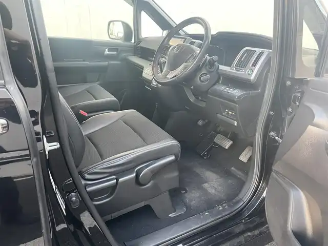 ホンダ ステップワゴン スパーダ Z クールスピリット 千葉県 2013(平25)年 9.5万km プレミアムスパークルブラックパール (株)IDOMが運営する【じしゃロン八千代店】の自社ローン対象車両になります。こちらは現金またはオートローンご利用時の価格です。自社ローンご希望の方は別途その旨お申付け下さい。/純正ナビ（VXM-135VFNi）/ビルトインETC/バックカメラ/クルーズコントロール/ステアリングリモコン/パドルシフト/両側パワースライドドア/純正アルミホイール/ドアバイザー/ウインカーミラー/フォグランプ/オートライト